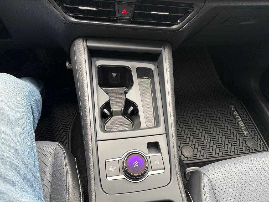 2025 Volkswagen Tiguan SE R-Line Black