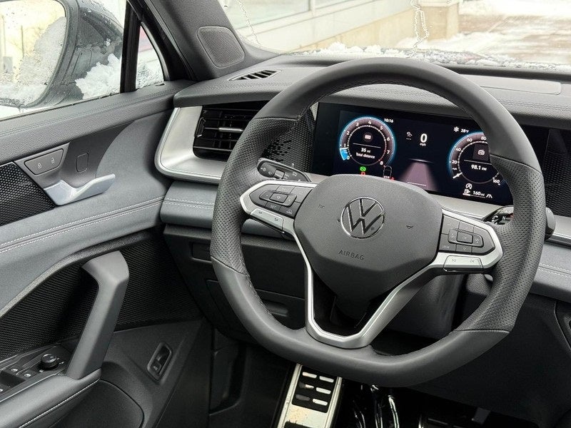 2025 Volkswagen Tiguan 2.0T SE R-Line Black