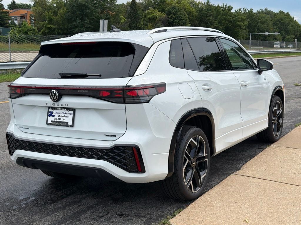 2026 Volkswagen Tiguan 2.0T SEL R-Line