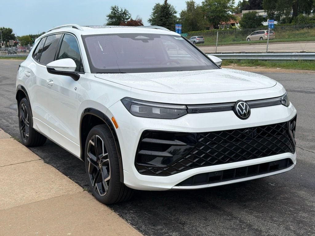 2026 Volkswagen Tiguan 2.0T SEL R-Line