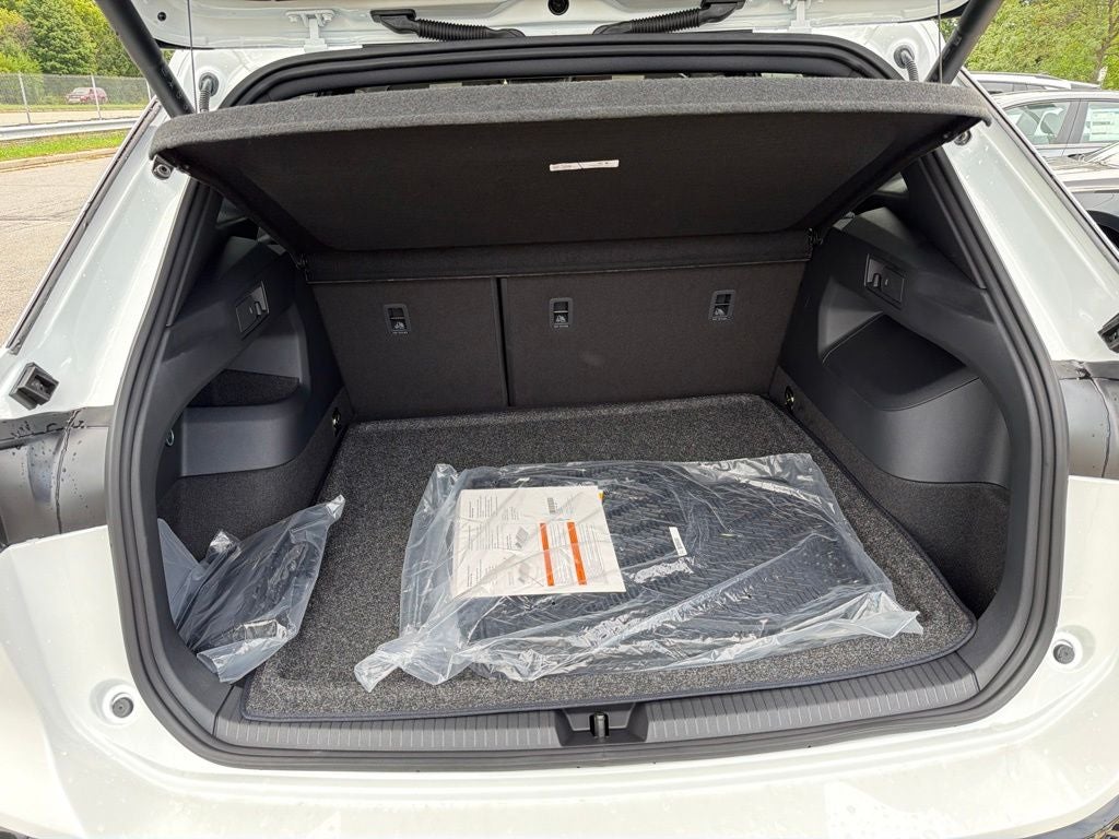 2026 Volkswagen Tiguan 2.0T SEL R-Line
