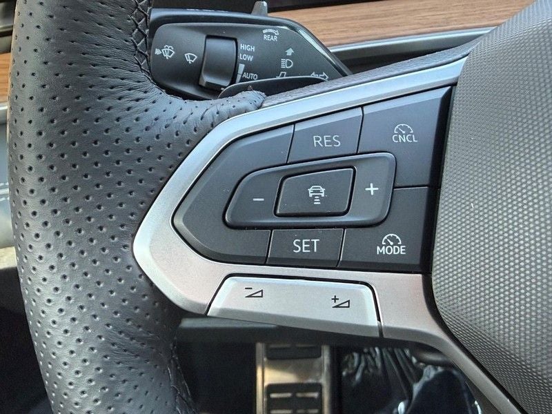 2026 Volkswagen Tiguan 2.0T SEL R-Line Turbo