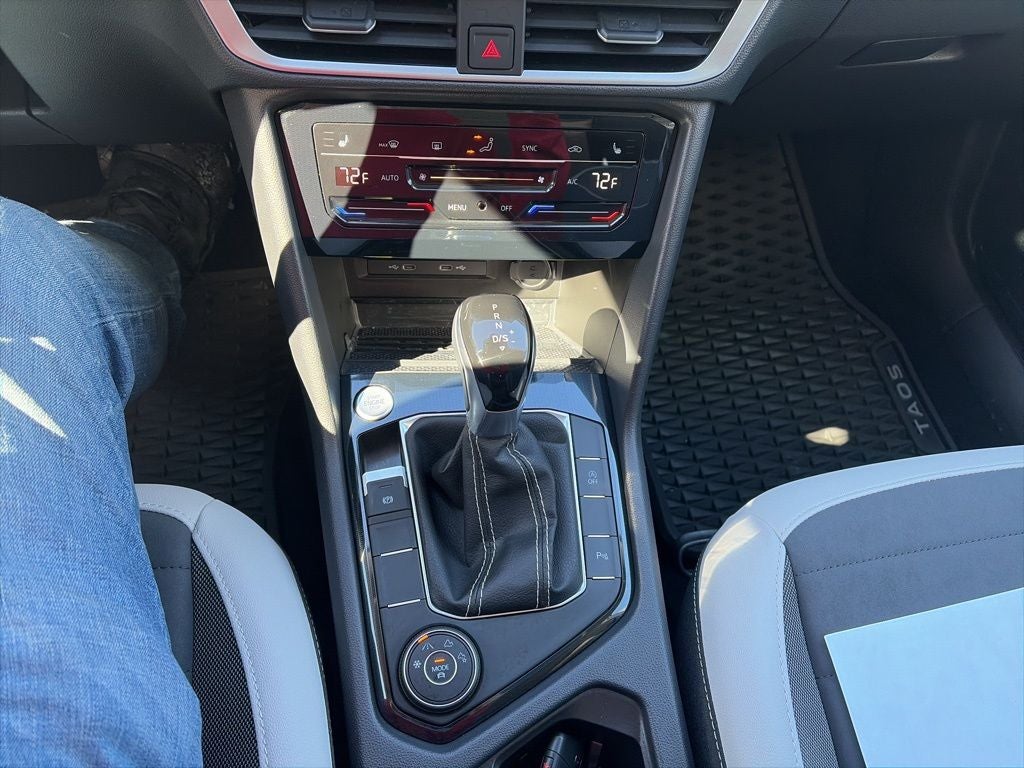 2025 Volkswagen Taos 1.5T SE