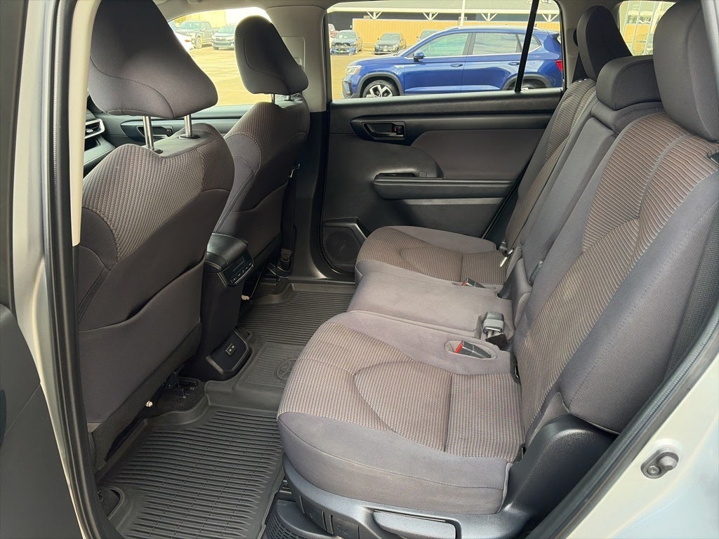 2023 Toyota Highlander Hybrid LE