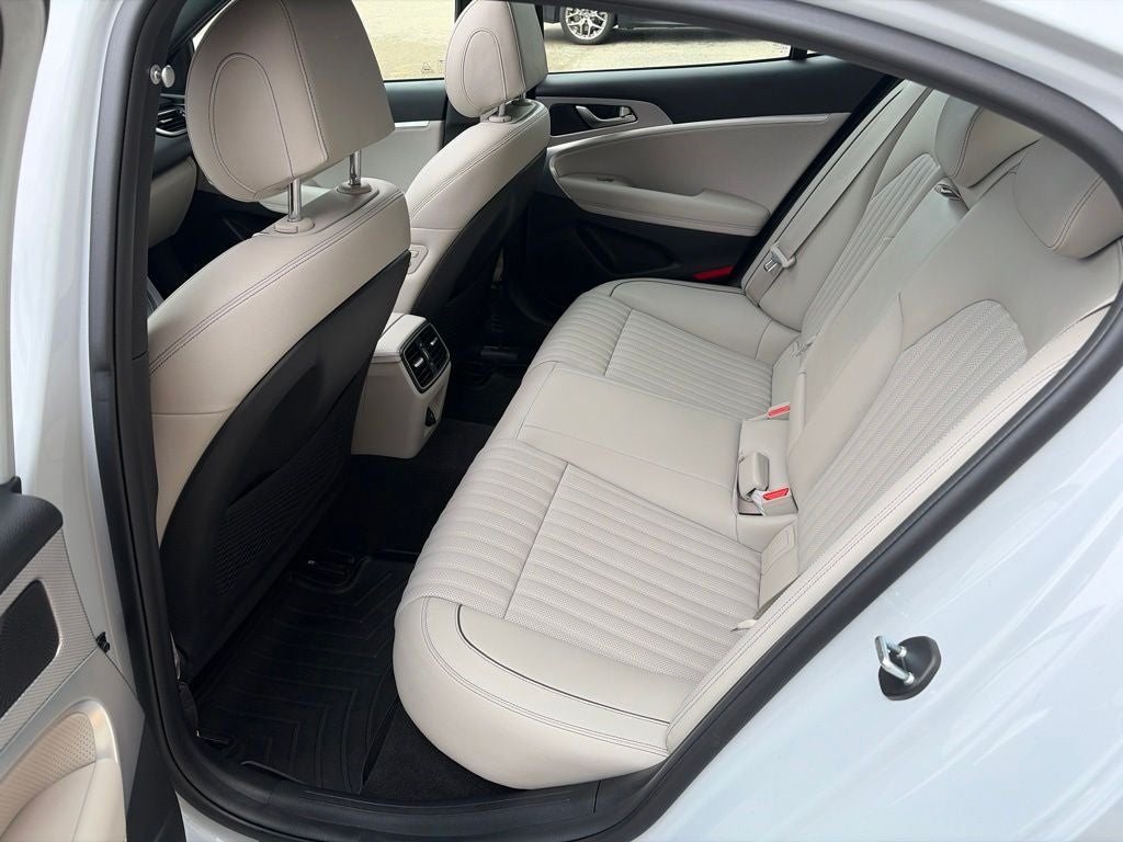 2022 Genesis G70 2.0T