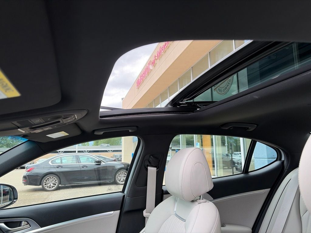 2022 Genesis G70 2.0T