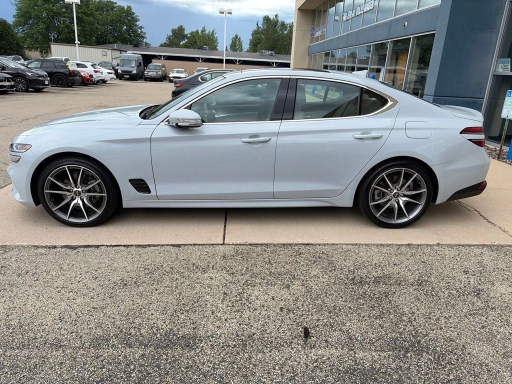 2022 Genesis G70 2.0T
