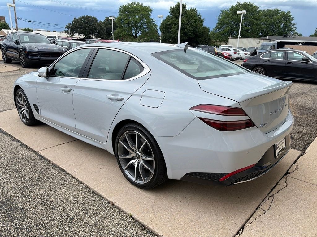 2022 Genesis G70 2.0T