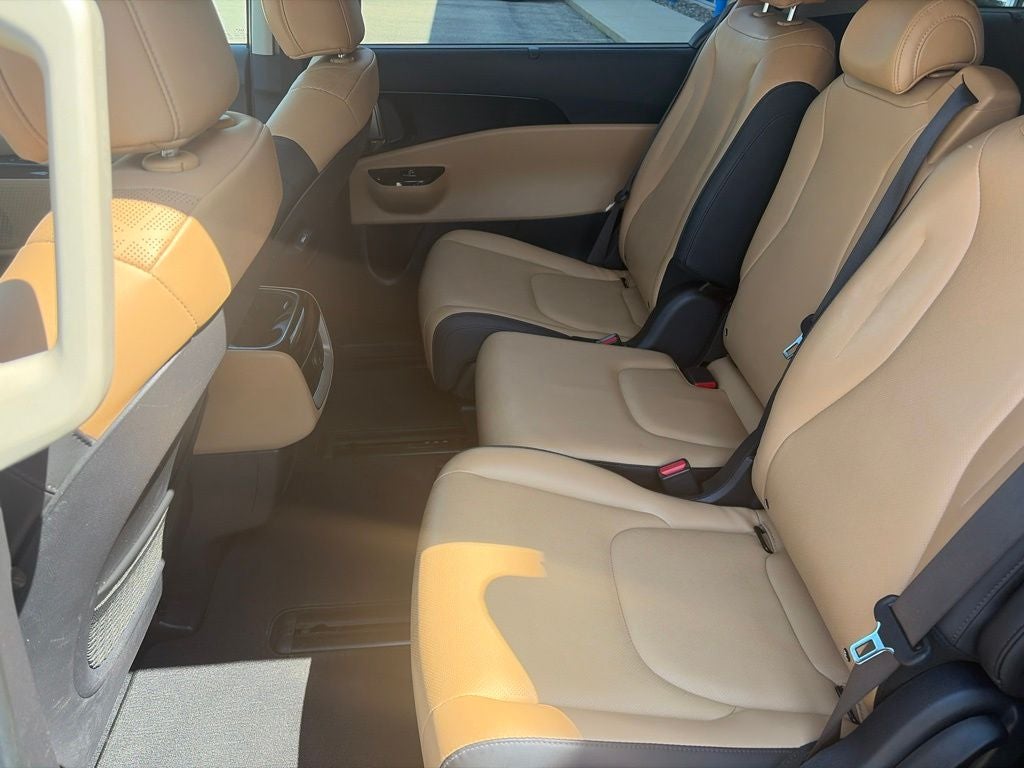 2024 Kia Carnival EX