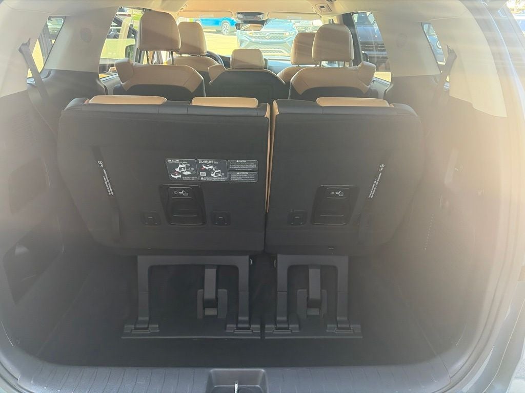 2024 Kia Carnival EX