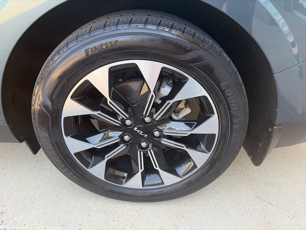 2024 Kia Carnival EX