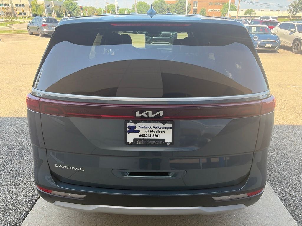 2024 Kia Carnival EX