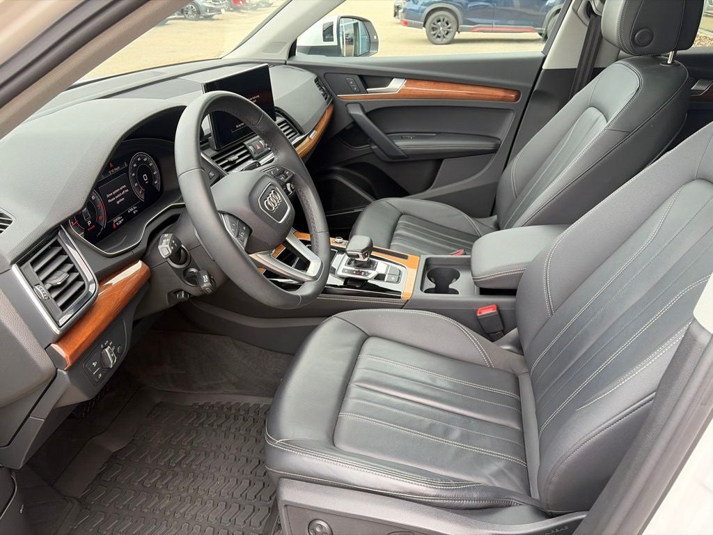 2023 Audi Q5 45 S line Premium quattro